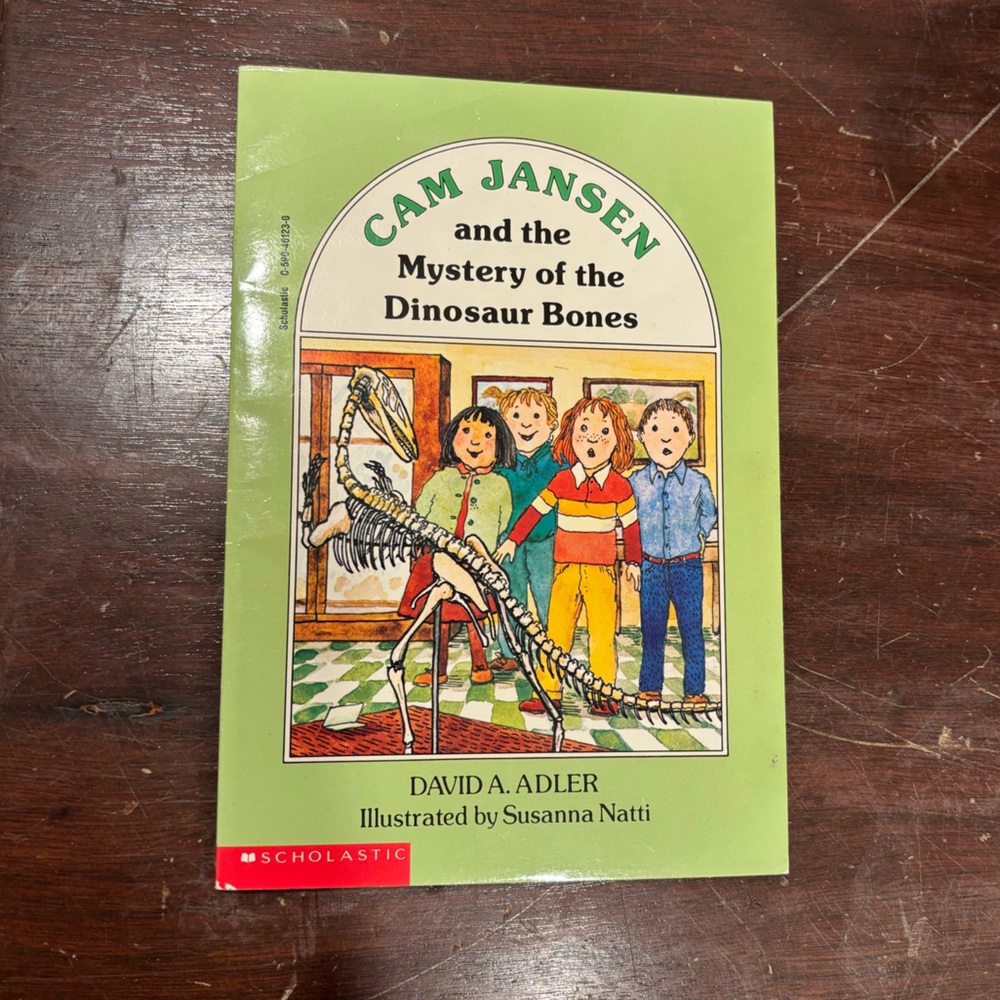 Rare, Vintage Children’s Book. Cam Jansen and the mystery of the dinosaur bones